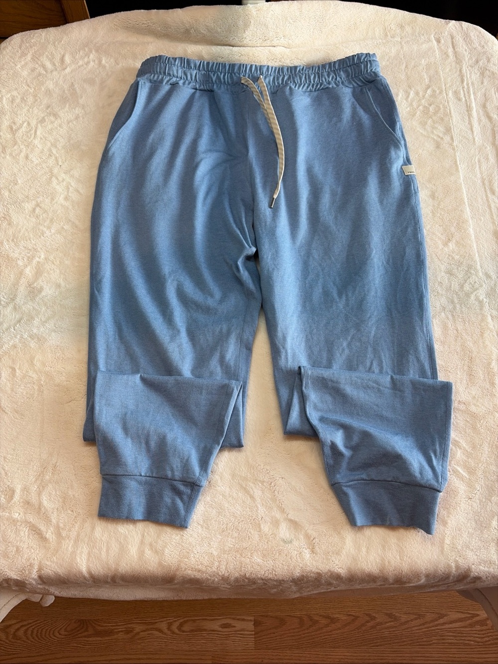 Vuori Performance Joggers Women’s Sz M Blue Stretch Athleisure Dreamknit VW303